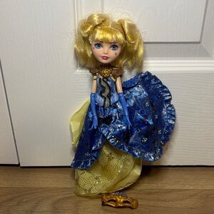 Ever After High Thronecoming Blondie Lockes Doll